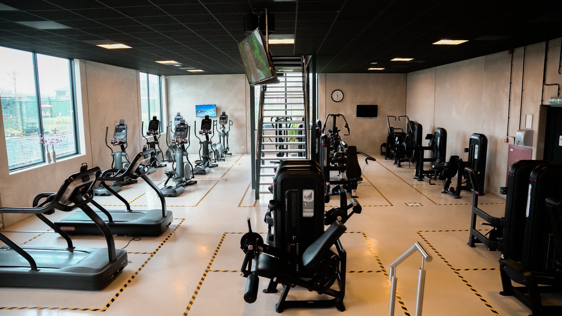 De ideale mix van cardio en kracht in je sportschool