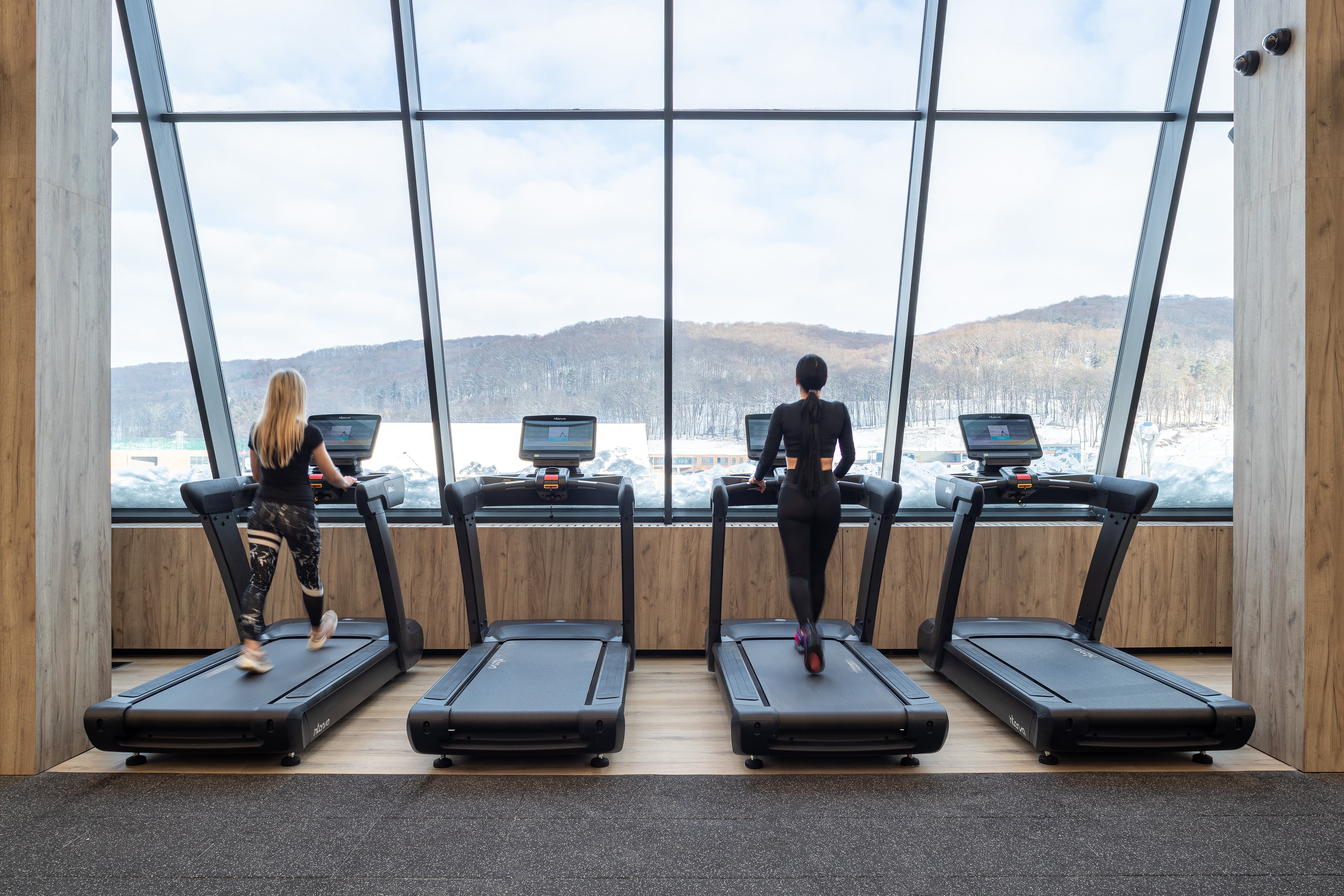 De 550 serie cardio lijn van Intenza Fitness